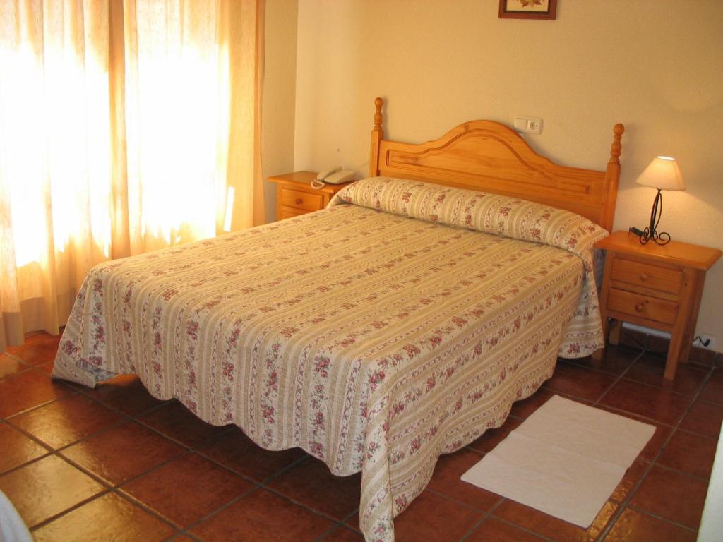 Hotel Valle Del Jerte Los Arenales Szoba fotó