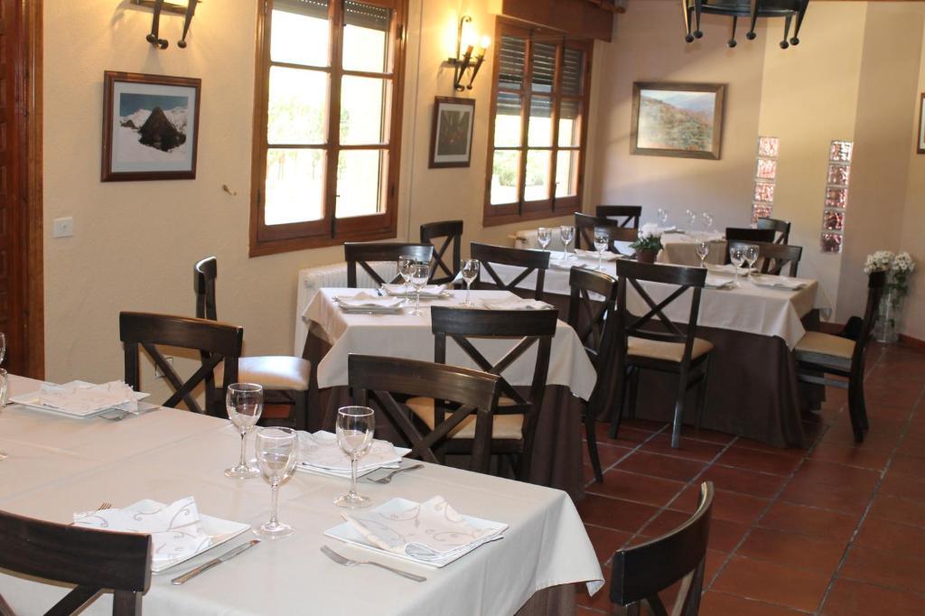 Hotel Valle Del Jerte Los Arenales Kültér fotó